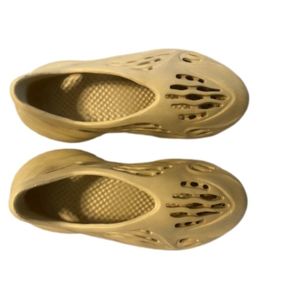 Sandals_&_Flip_Flops